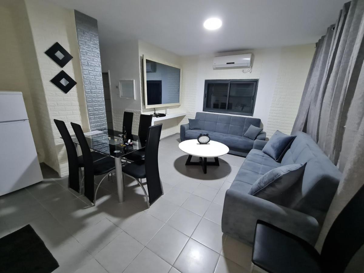 Apartamento Housing Unit In The Moshav Mishmār Hāyardin Exterior foto